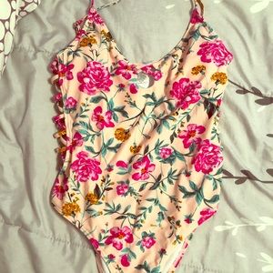 Size large one piece swim suit